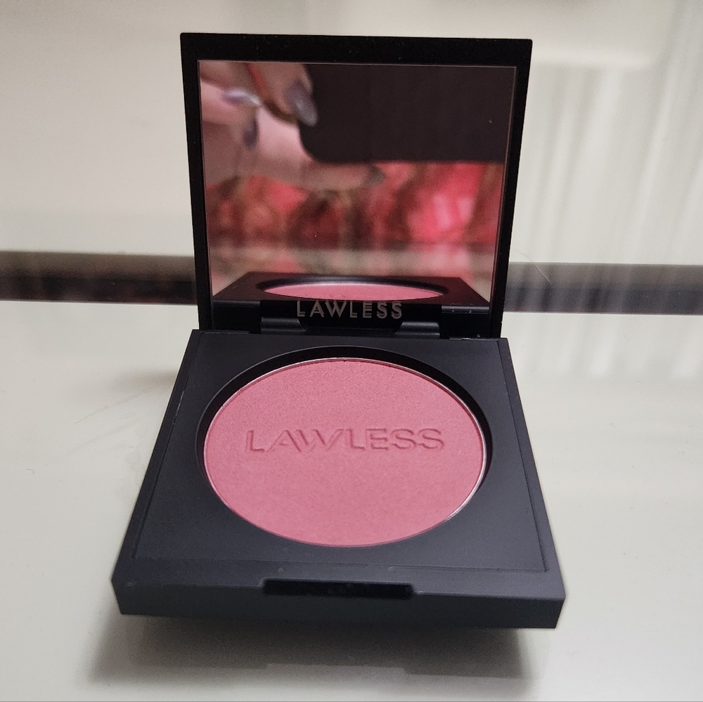 ✨️LAWLESS Blush✨️ - Picture 4 of 4